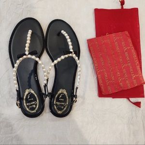 Slippers with pearl for women, from Rene Caovilla.